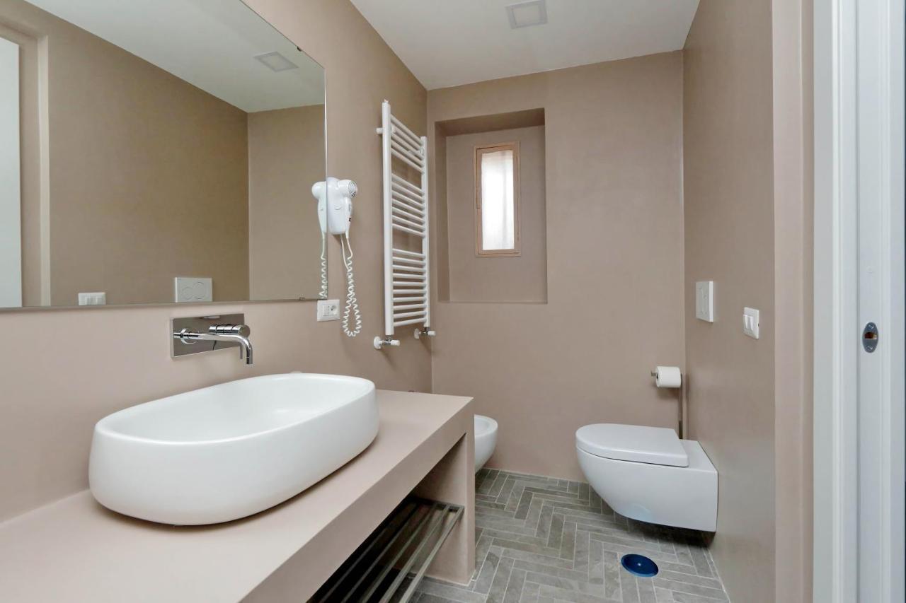 Della Croce Luxury 2* Roma